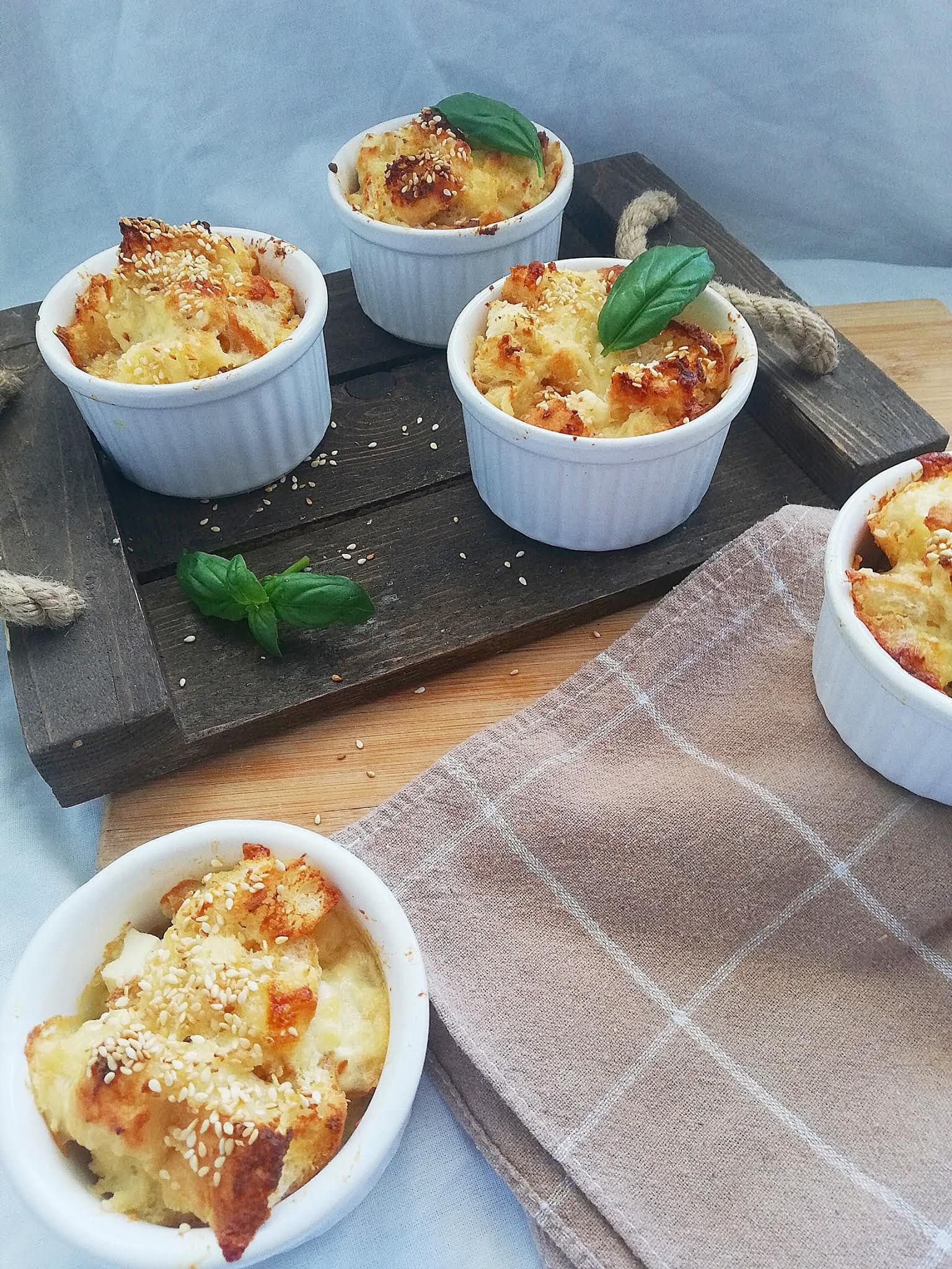 Üç Peynirli Ekmek Muffin