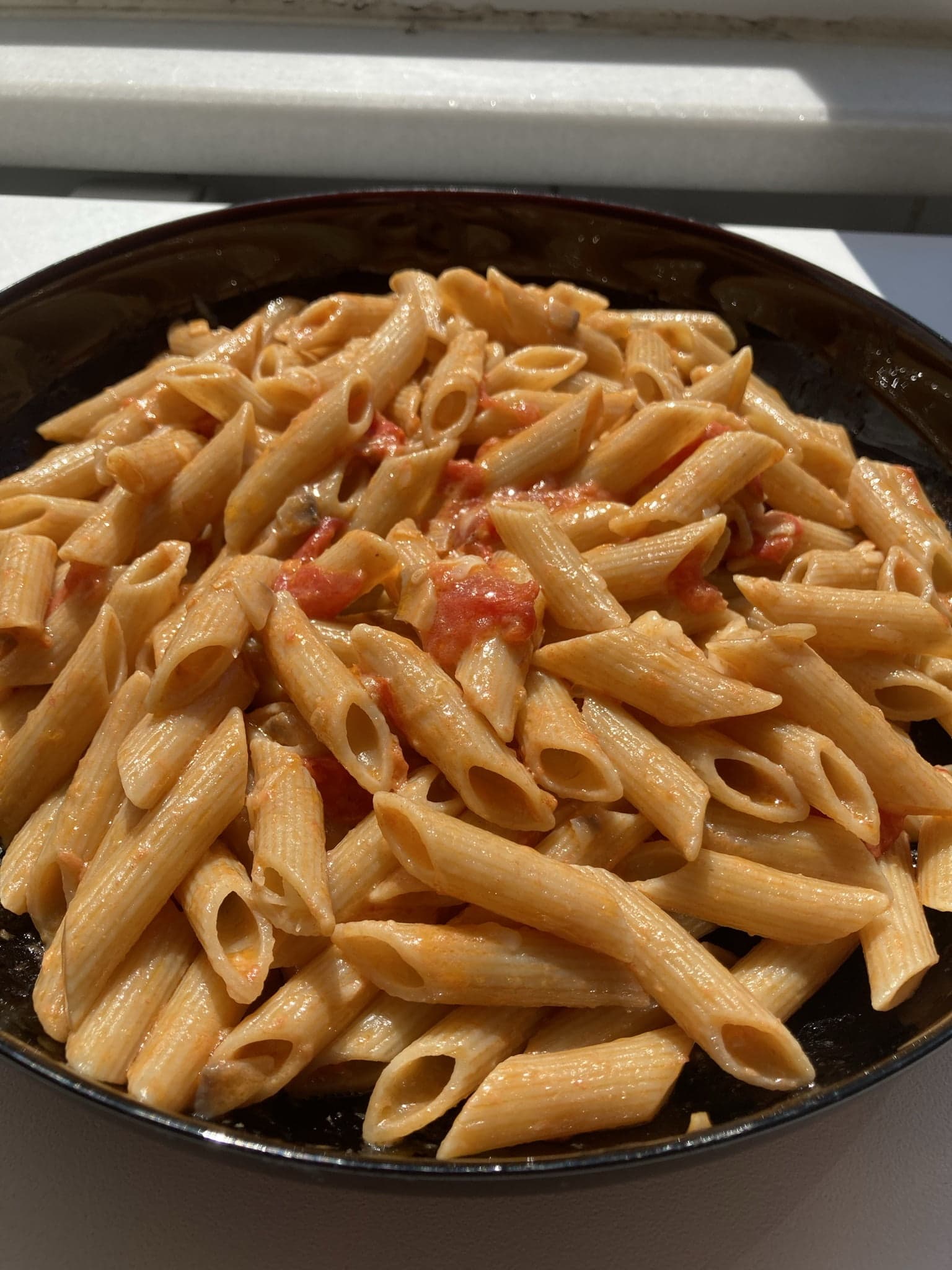 Domates soslu tam buğday makarna