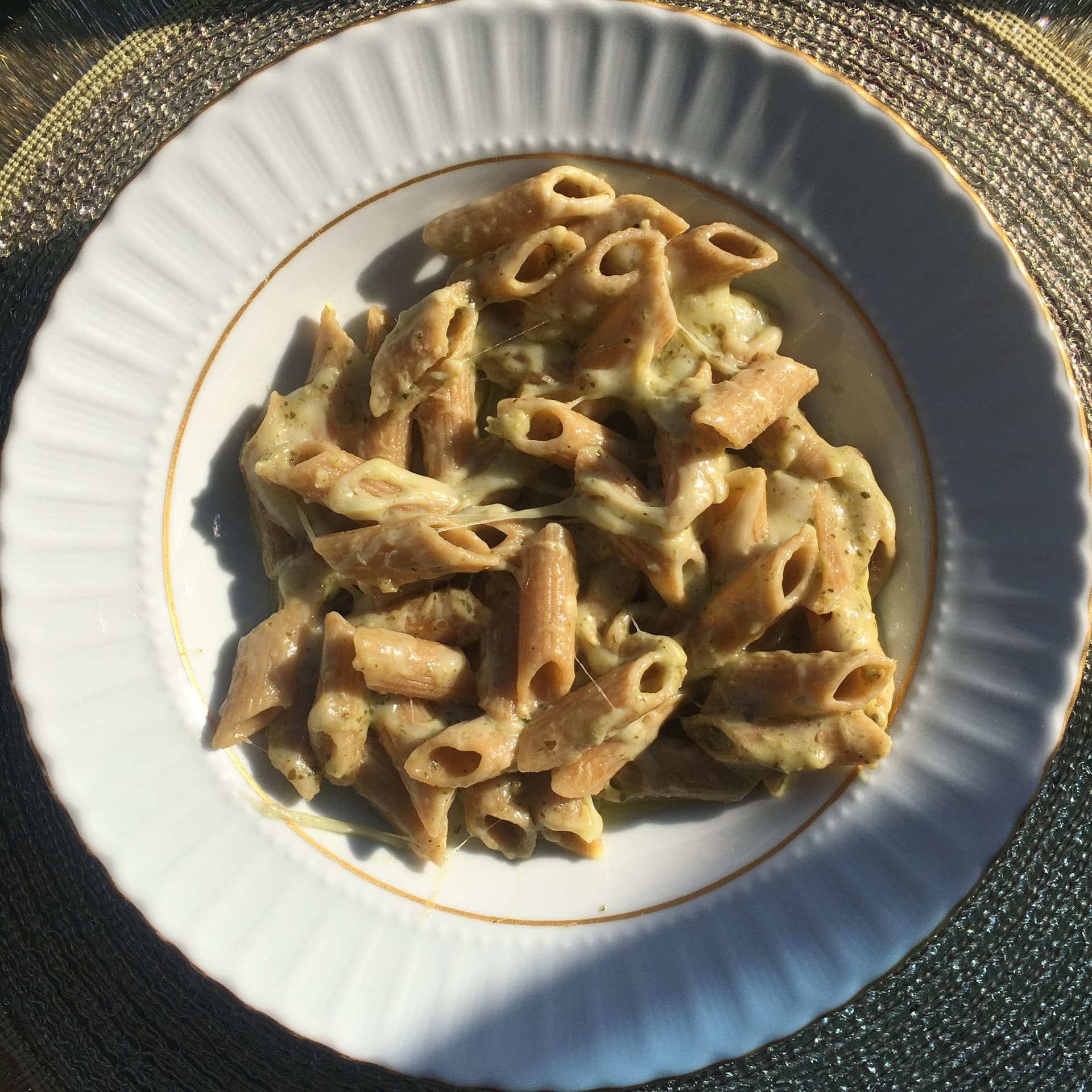 Pesto Soslu Tam Buğdaylı Penne Makarna