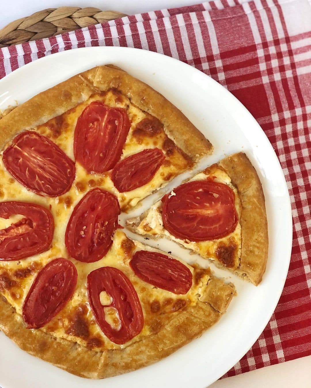 Domatesli Peynirli Galette