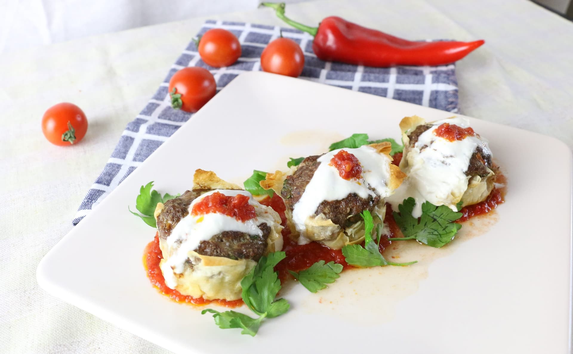 Yufka Çanağında Köfte