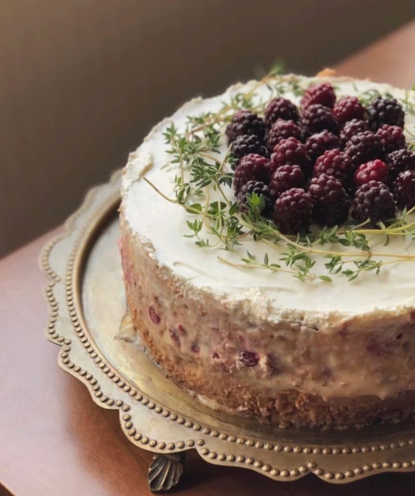 Çilekli Böğürtlenli Pasta