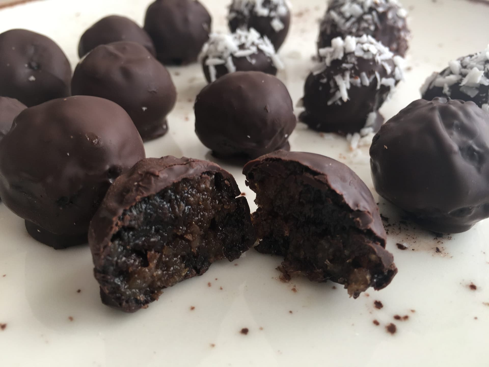 Fit Çikolatalı Hurma Topları