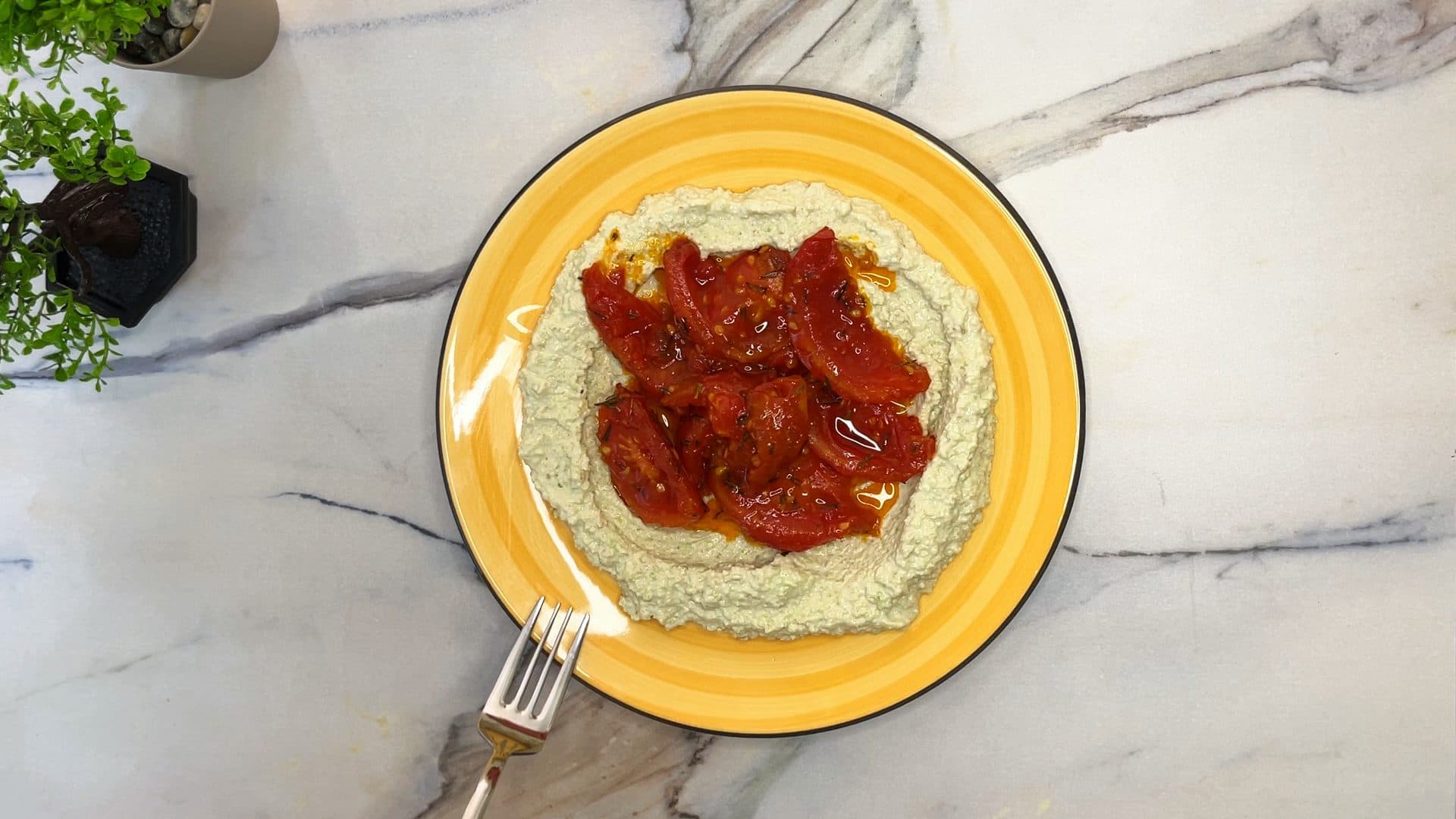 Domatesli Avokado Mezesi