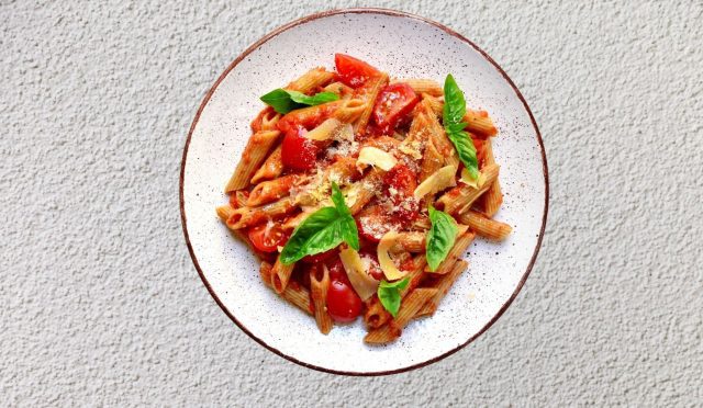 Domatesli Kremalı Makarna12