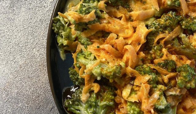 Hardallı Mayonezli Brokoli ve Havuç Salatası / Brokoli Havuç Tarato