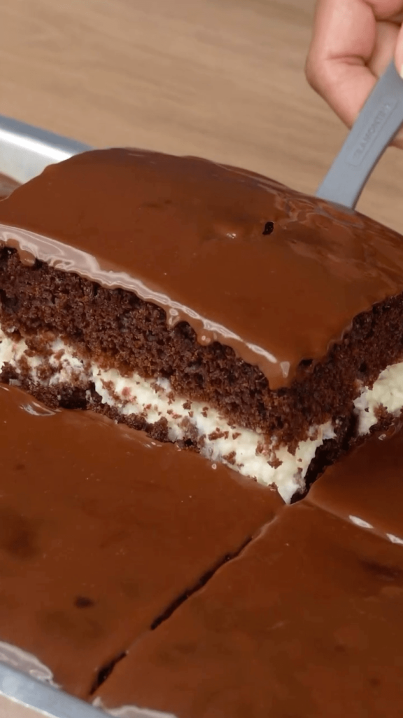 Çikolatalı Bomba Kek tarifi