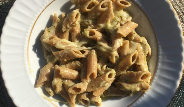 Pesto Soslu Tam Buğdaylı Penne Makarna