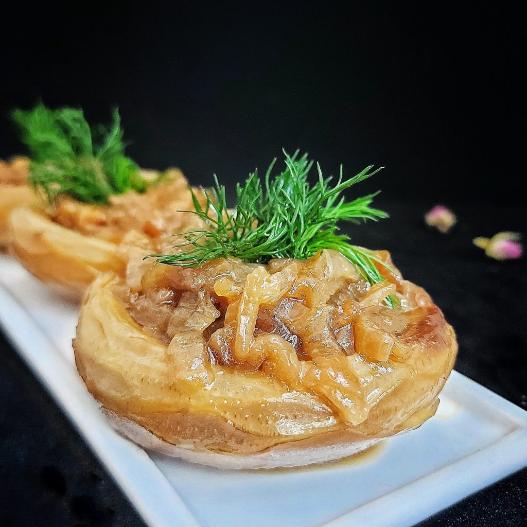 Karamelize Soğanlı Enginar tarifi