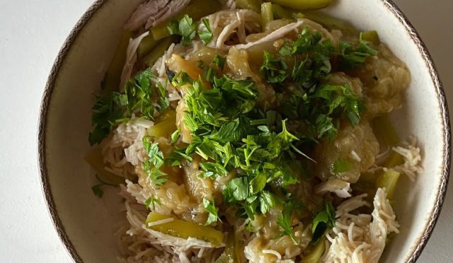 Köz Patlıcanlı Tavuk Salatası2