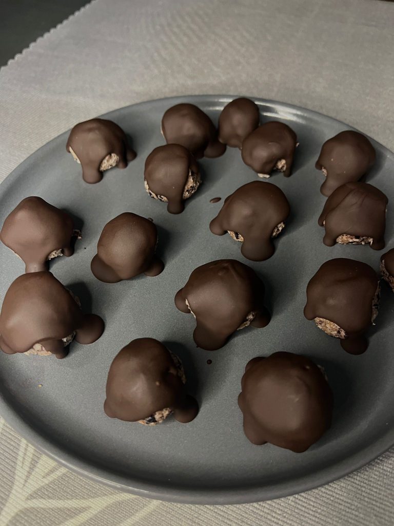 Yaban Mersinli Hindistan Cevizi Topları tarifi