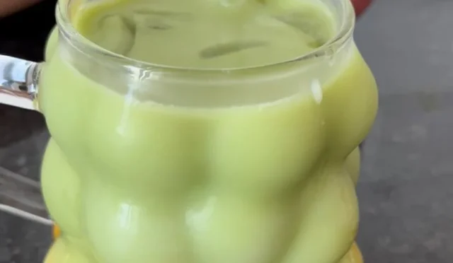 Meyveli Matcha Latte tarifi